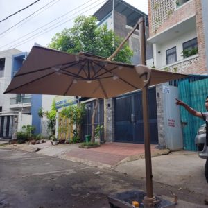Ô Dù Lệch Tâm Có Đèn LED Hợp Kim Xoay 360 Màu Be