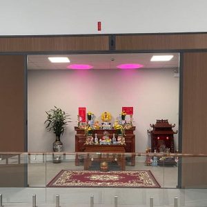 Vách Tổ Ong Ngăn Phòng Thờ