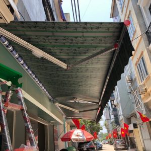 Bạt Che Mái Hiên Tay Quay